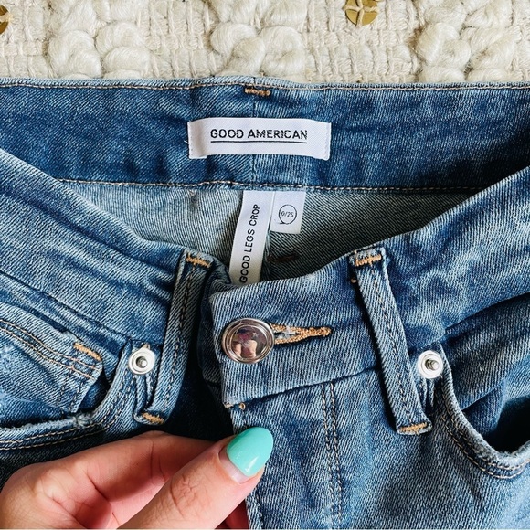 Good American Good Legs Crop Jean - Picture 5 of 10
